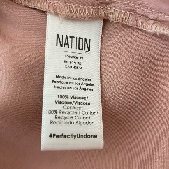 NATION LTD June Sateen V Neck Top in Latte Pink Size Small - Picture 13 of 14